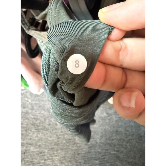 Lululemon Green Strappy Athletic Tank Top Women Workout Size 8 - Picture 3 of 3
